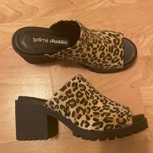 Chunky open toe cheetah print sanadals